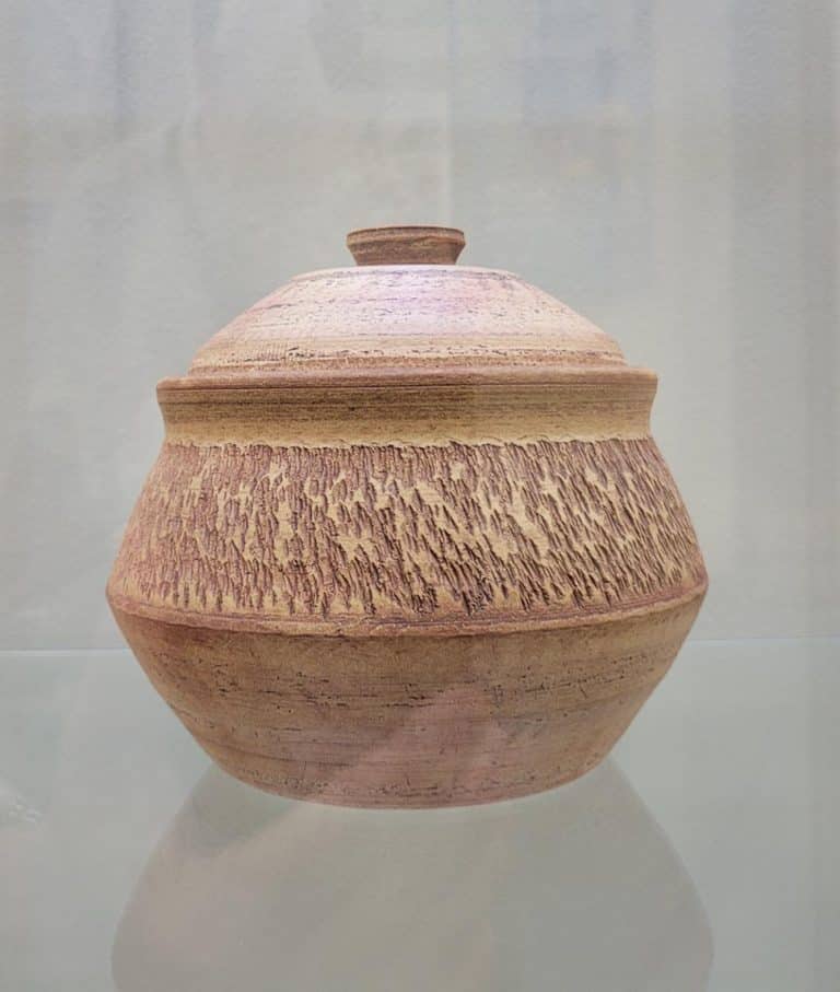 Hand-thrown Pottery - Larry Galloway